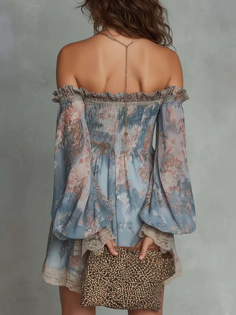 Romane | Mini Vestido de Chiffón Fruncido con Hombros Descubiertos y Flores Románticas