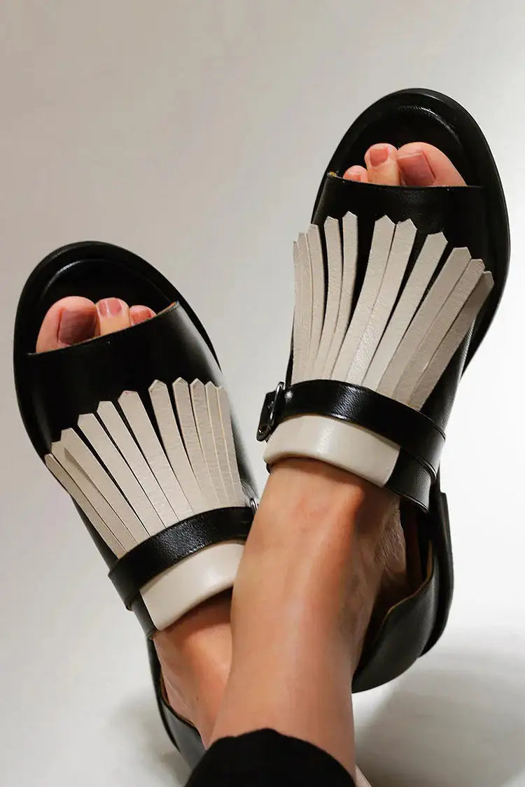 Wanda | Zapatillas con Puntera Redonda Abierta y Flecos en Contraste