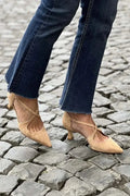 Amparo | Tacones Caqui con Hebilla