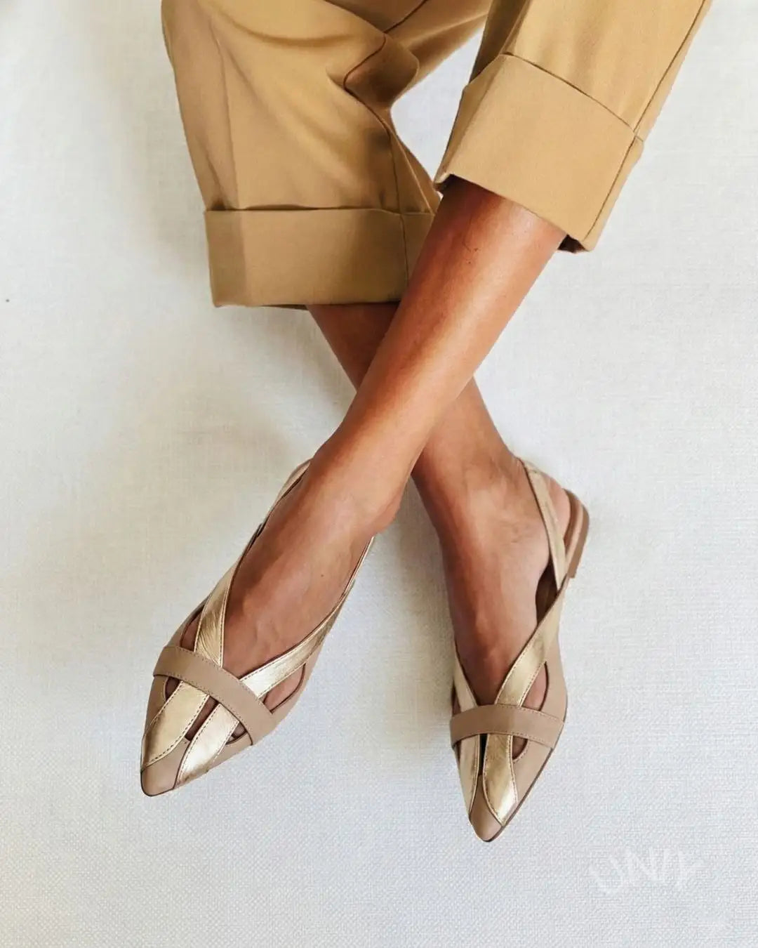 Cati | Balerinas Slingback Doradas en Color Block con Puntera Afilada