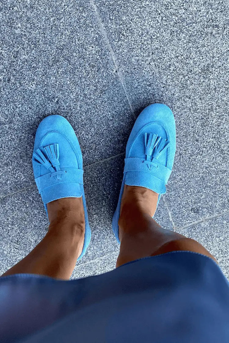 Yara | Mocasines Magenta de Ante con Borlas