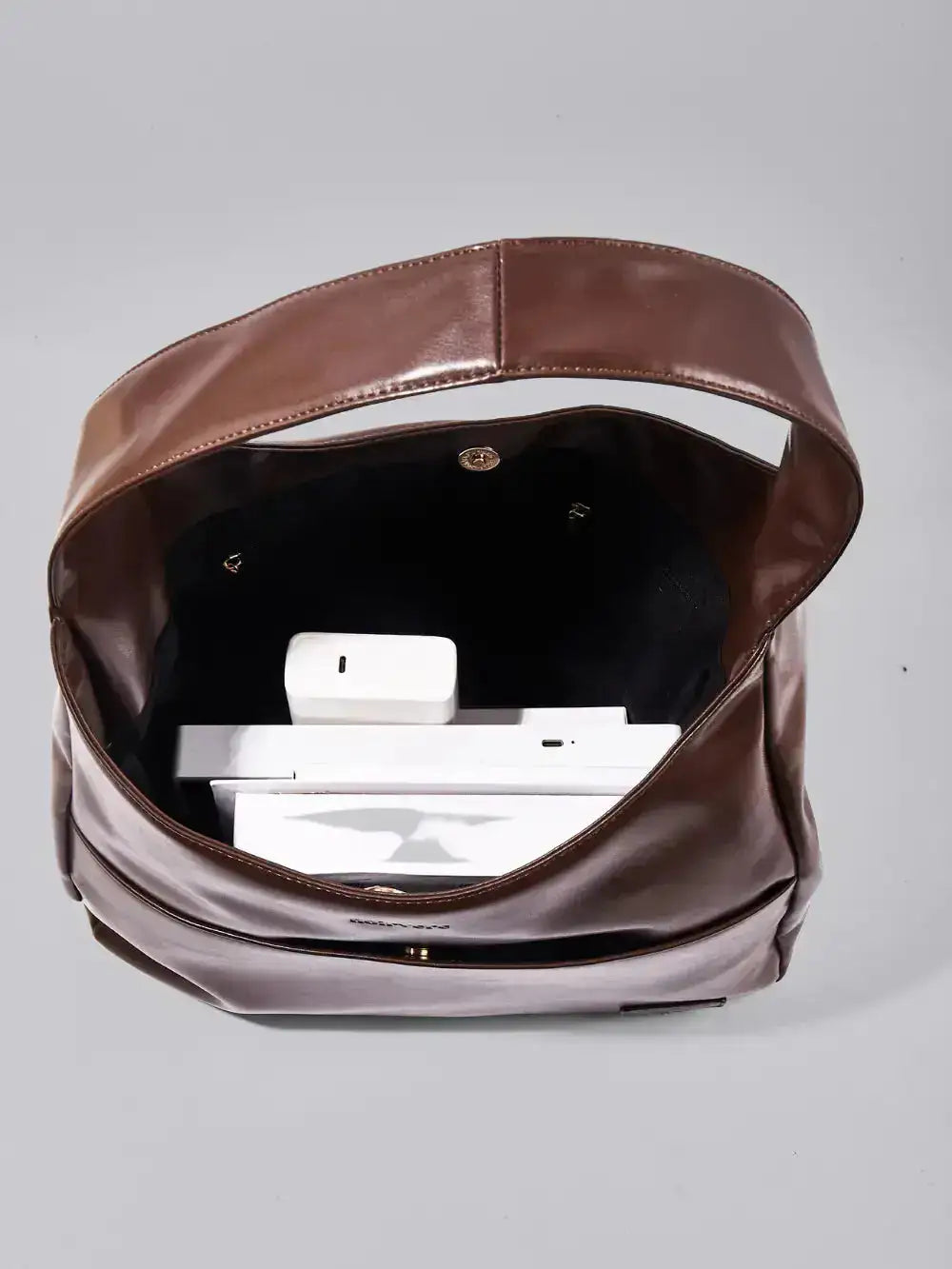 Noir Essence | Bolso Estructurado Negro Satinado