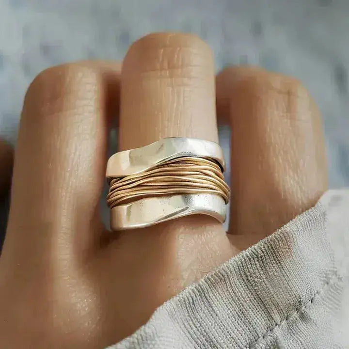 Carmen | Anillo de Plata con Hilo Dorado