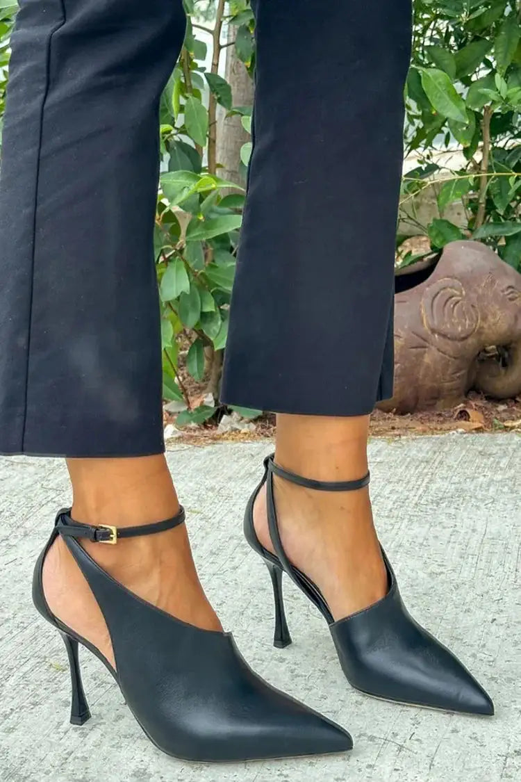 Iris | Tacones Negros con Hebilla