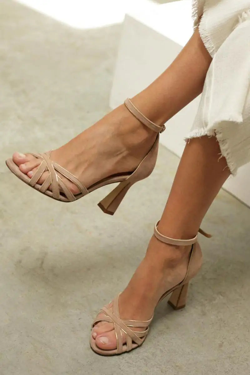 Marona | Sandalias patchwork con punta redonda y tacón fino