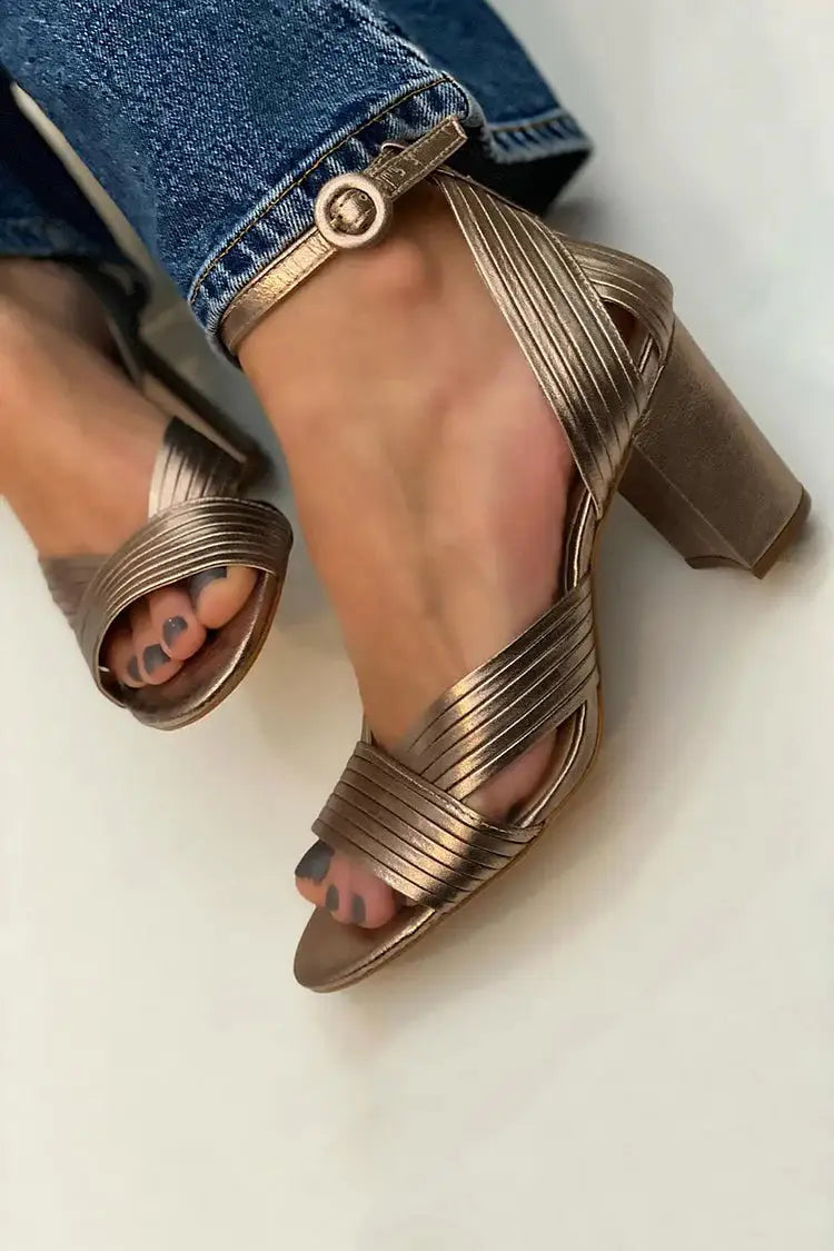 Hipolita | Sandalias Doradas con Correa