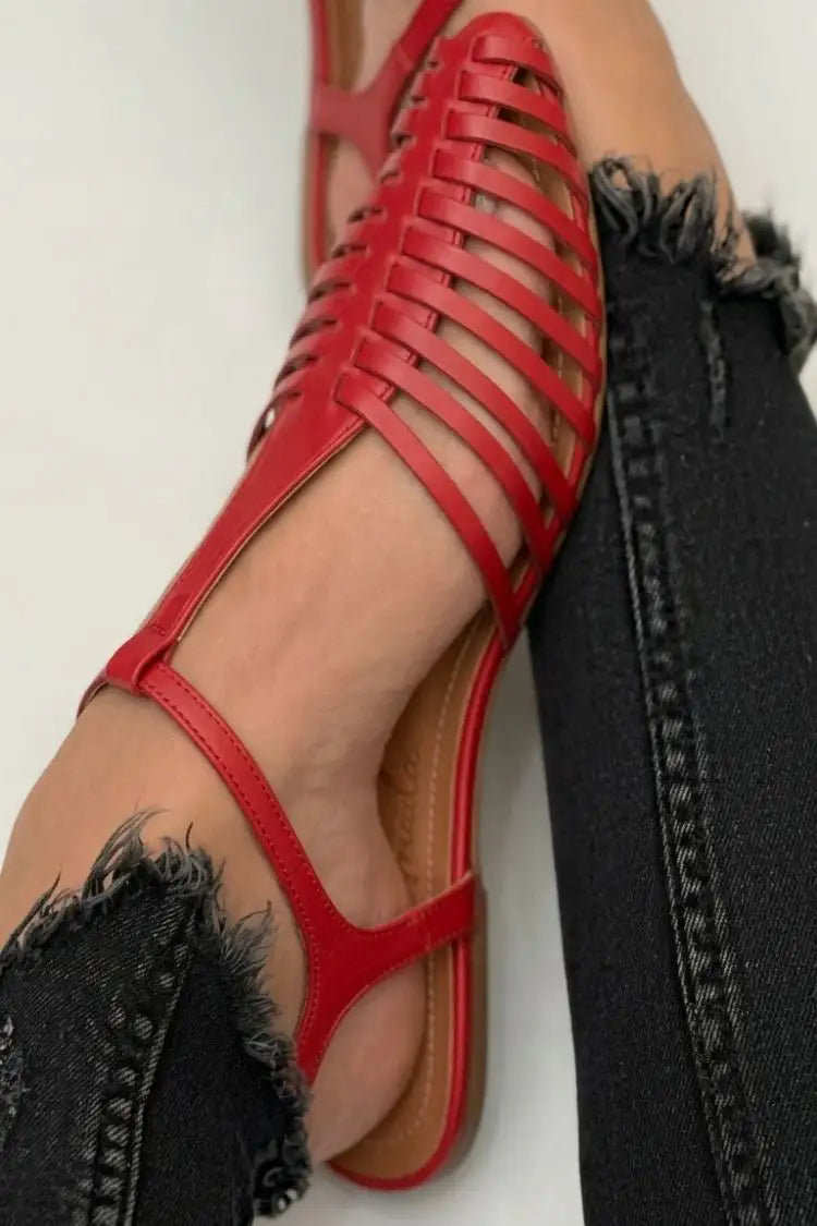 Emilia | Sandalias Negras con Correa