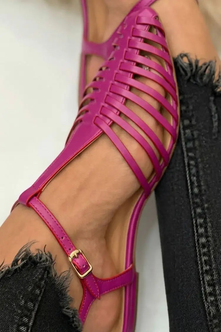 Emilia | Sandalias Negras con Correa
