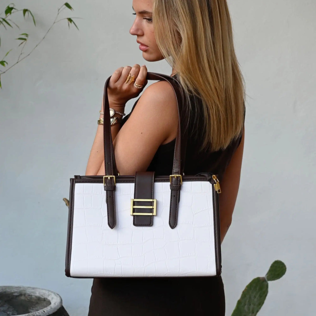Clara | Bolso Tote con Textura Coco Blanco y Marrón