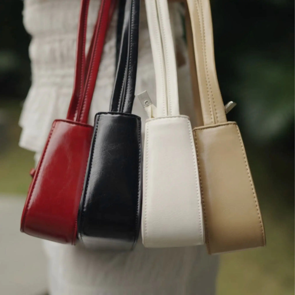 Cherie | Bolso de Mano Rojo con Detalle de Lazo