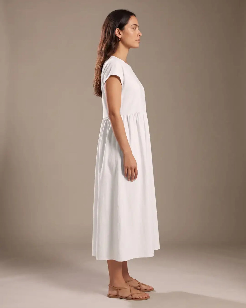 Sandra | Gabriela™ — Vestido Fluido para una Elegancia Atemporal