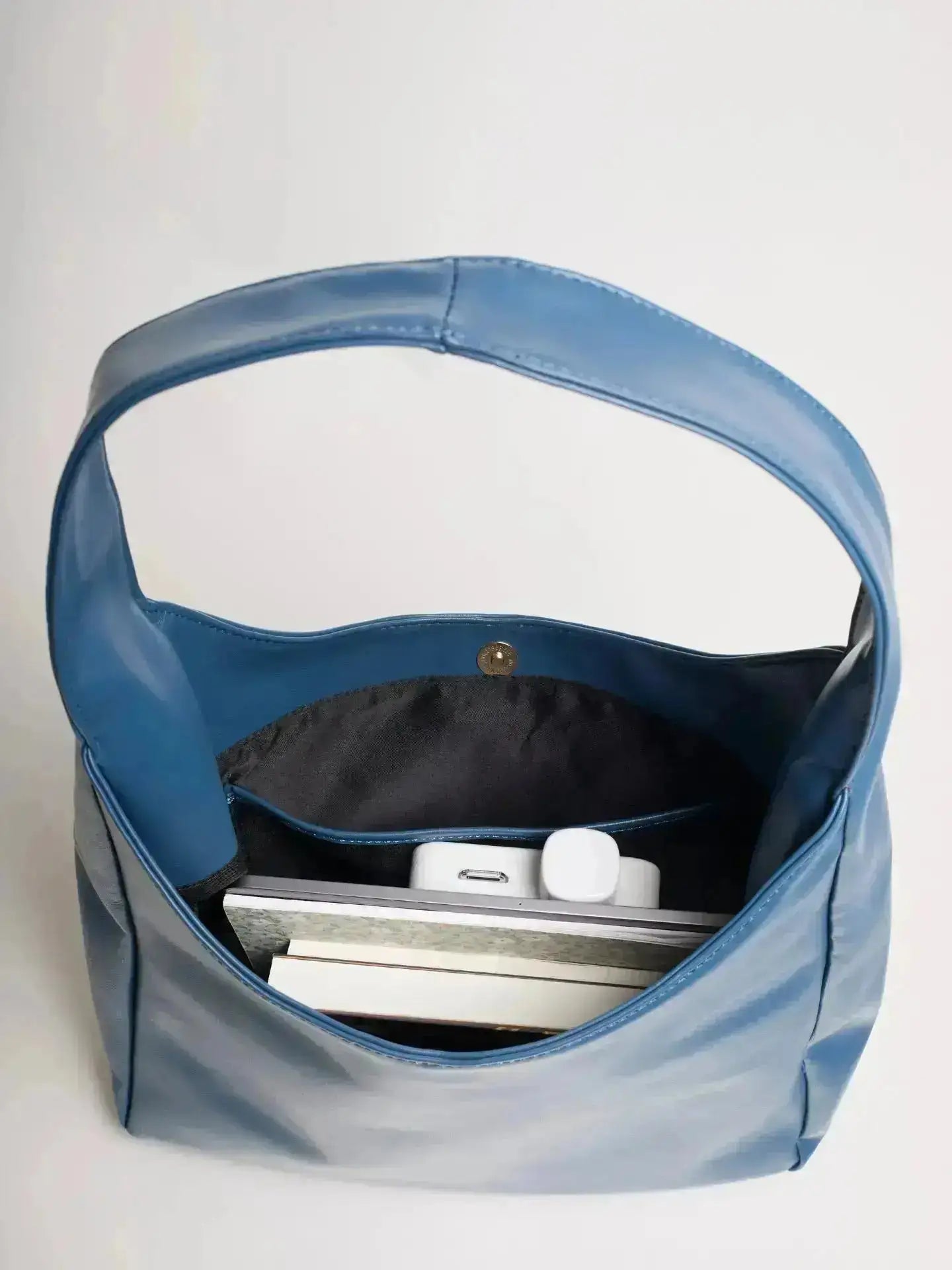 Noir Essence | Bolso Estructurado Negro Satinado