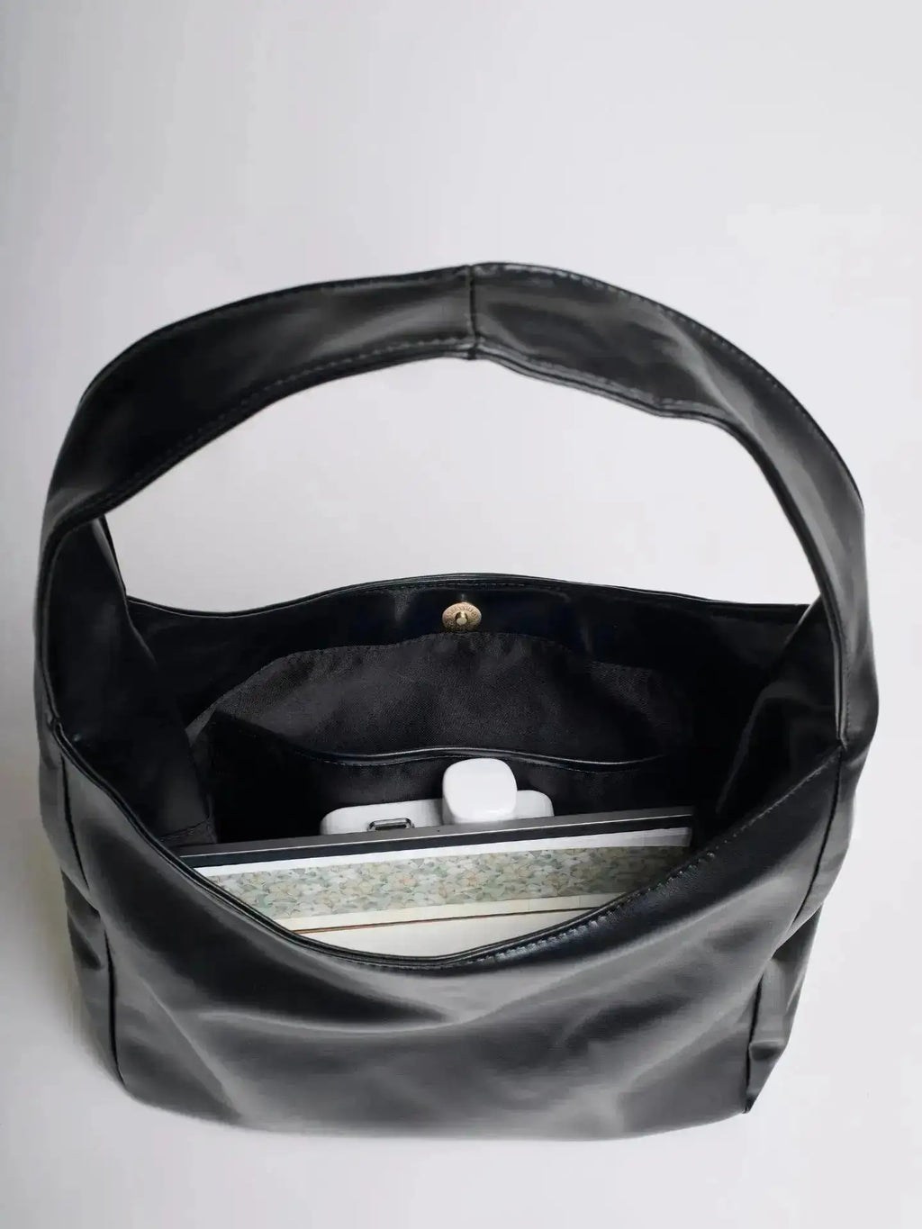 Noir Essence | Bolso Estructurado Negro Satinado