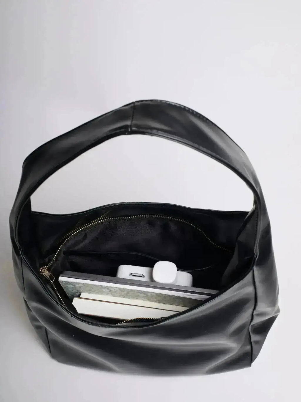 Noir Essence | Bolso Estructurado Negro Satinado