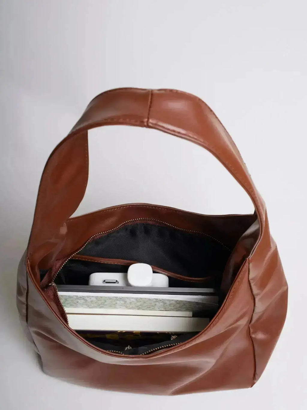 Noir Essence | Bolso Estructurado Negro Satinado