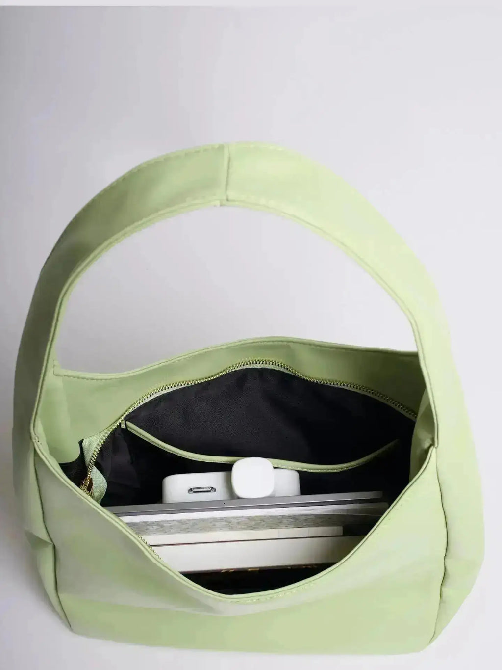 Noir Essence | Bolso Estructurado Negro Satinado