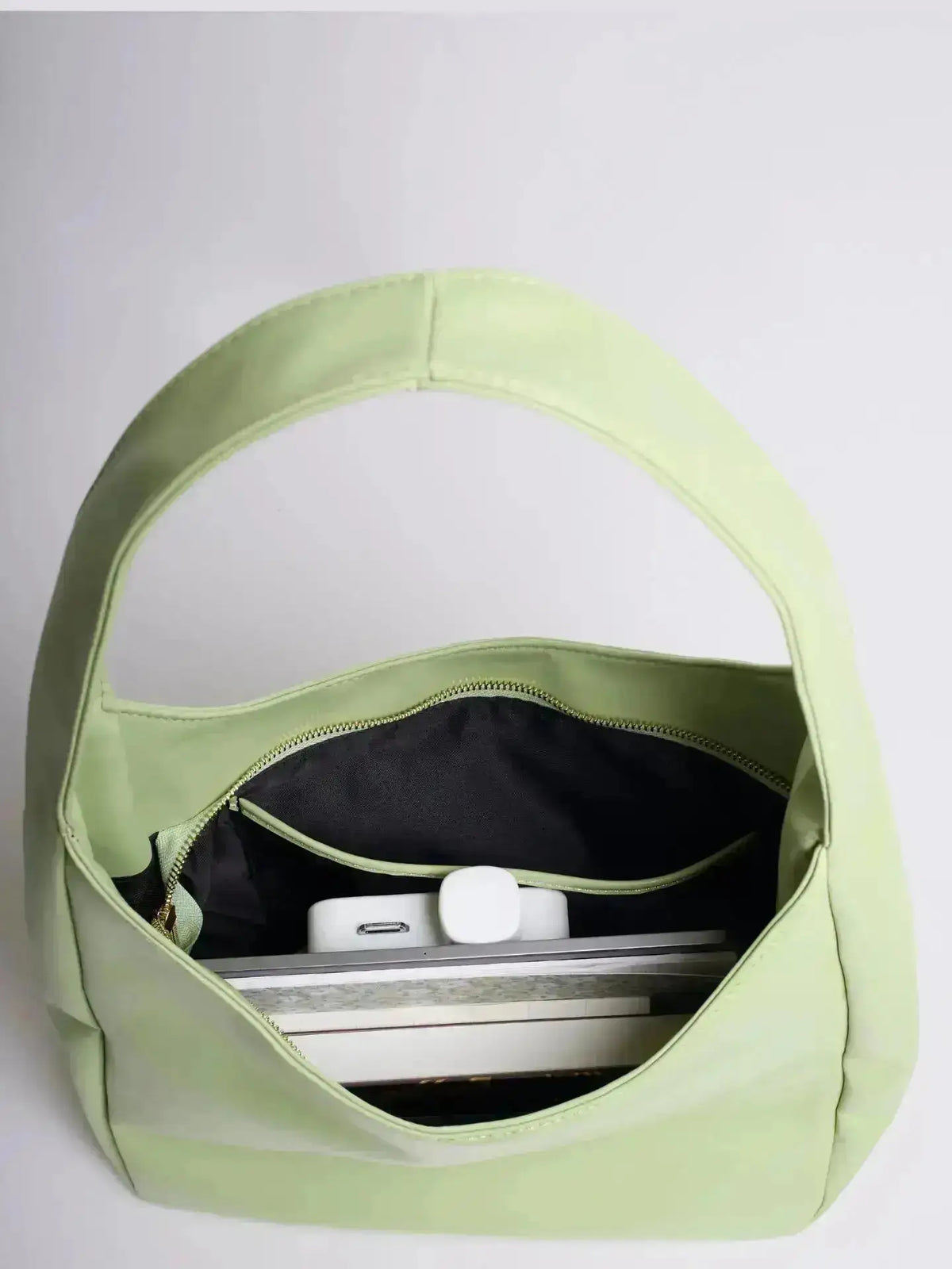 Noir Essence | Bolso Estructurado Negro Satinado