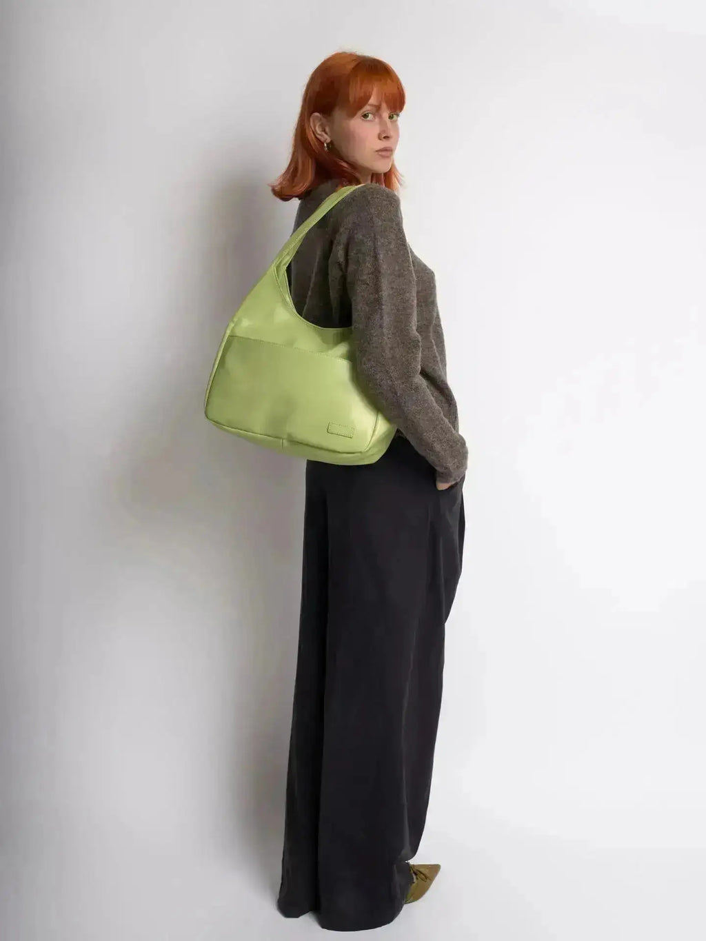 Noir Essence | Bolso Estructurado Negro Satinado