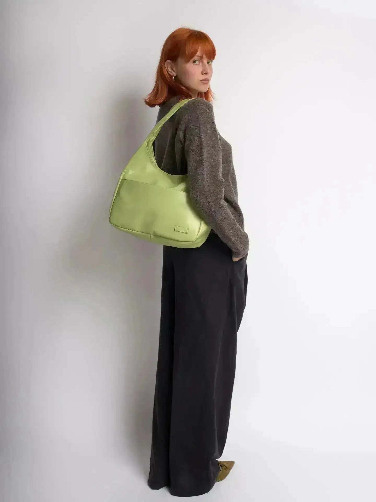 Noir Essence | Bolso Estructurado Negro Satinado