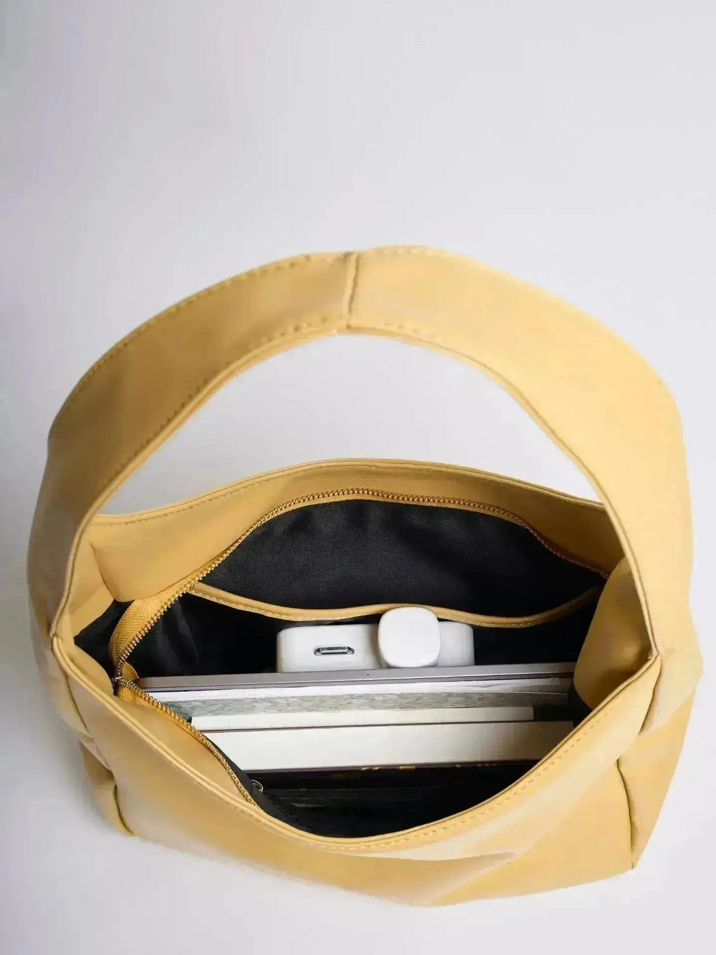 Noir Essence | Bolso Estructurado Negro Satinado