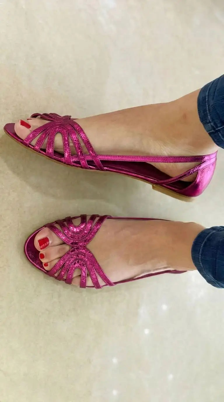 Silvana | Sandalias Metalizadas con Puntera Abierta y Recortes