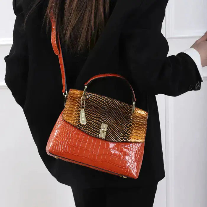 Presumida | Bolso Estructurado con Estampado Grabado
