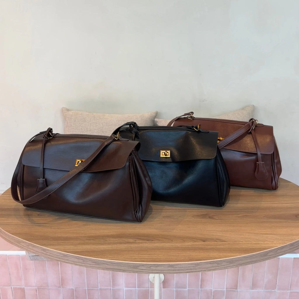 Ciara | Bolso de Mano Vintage Negro con Herrajes Dorados