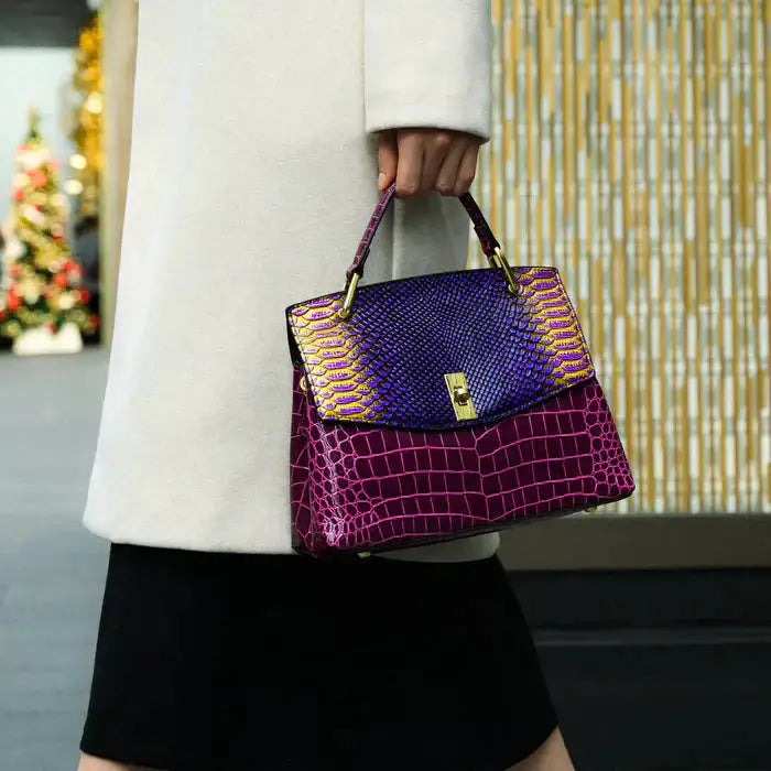 Presumida | Bolso Estructurado con Estampado Grabado