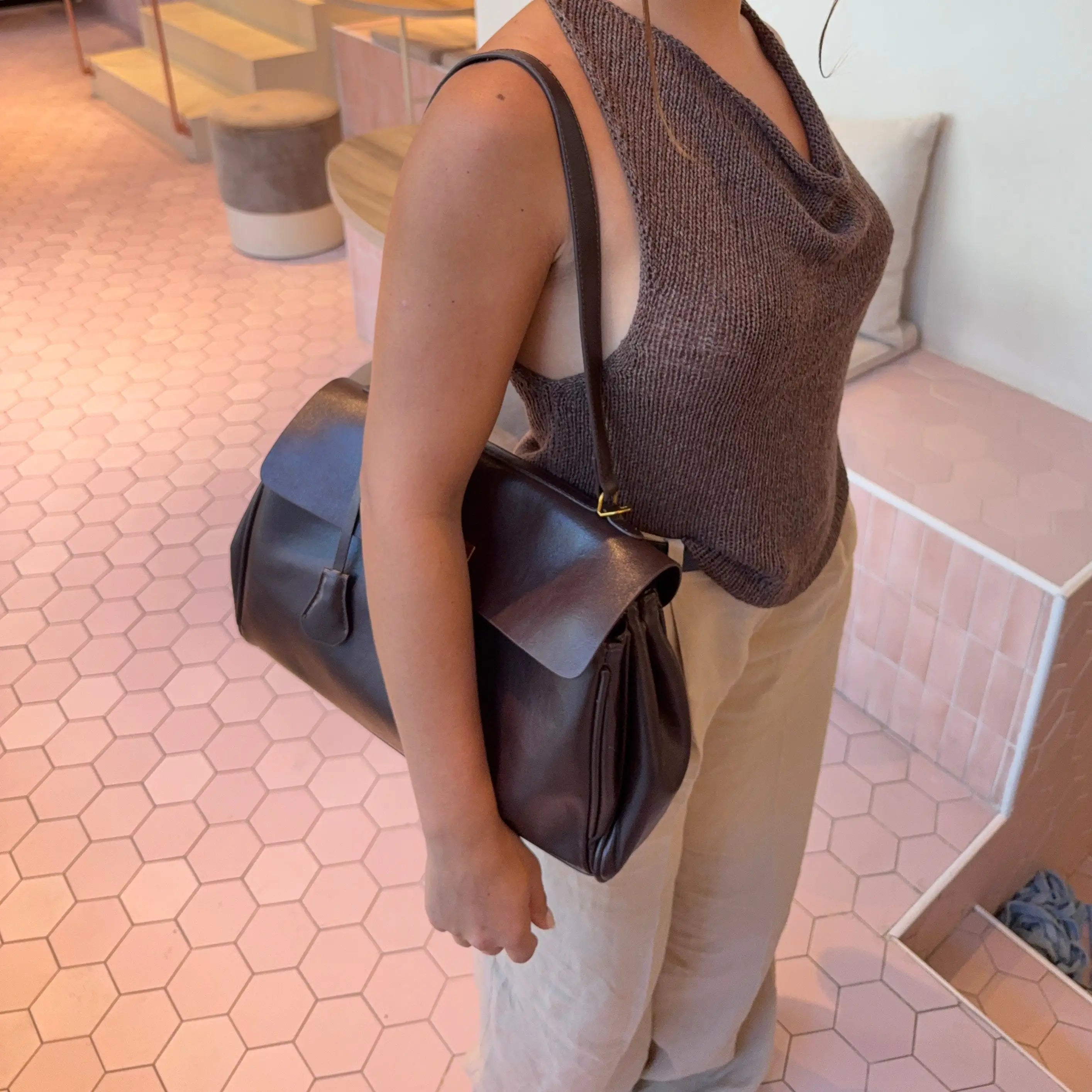 Ciara | Bolso de Mano Vintage con Herrajes Dorados