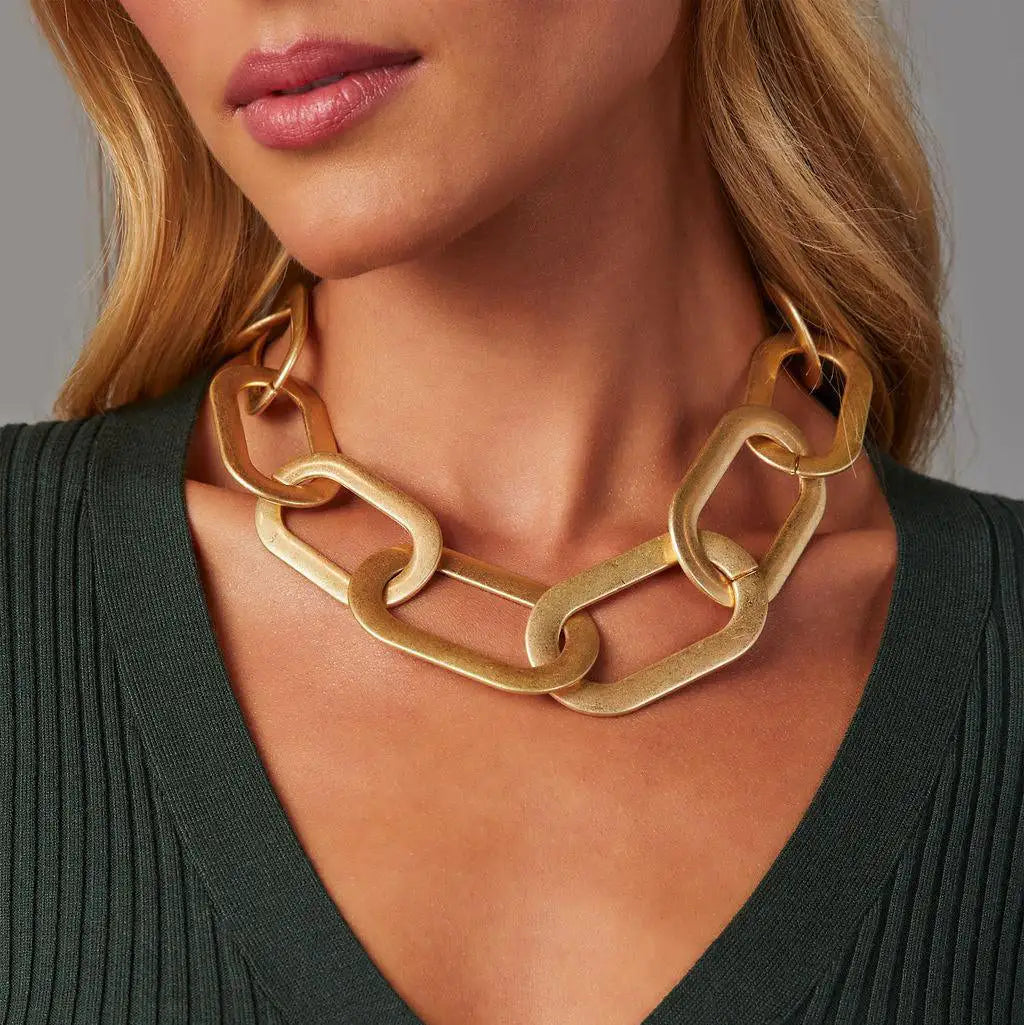 Kenia | Collar de Cadena Dorada Escultural