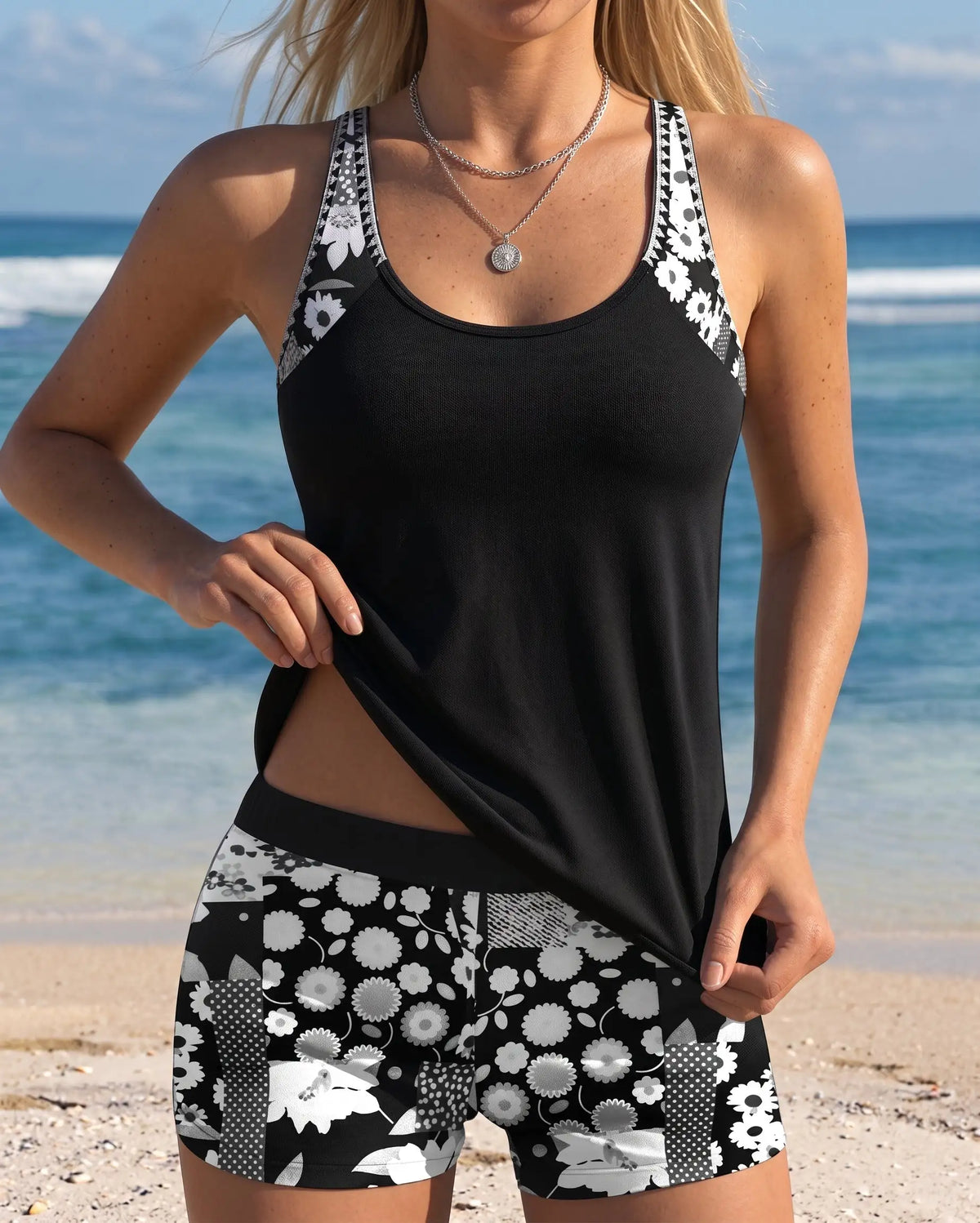 Daniela | Conjunto de Baño Floral con Short
