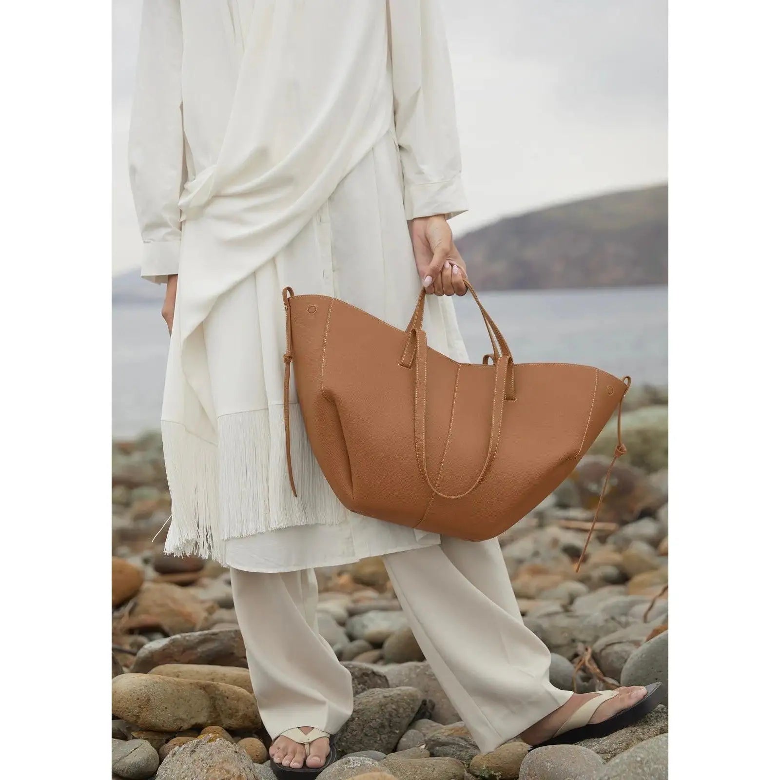 Riosa | Bolso Shopper Amplio con Cordones Laterales
