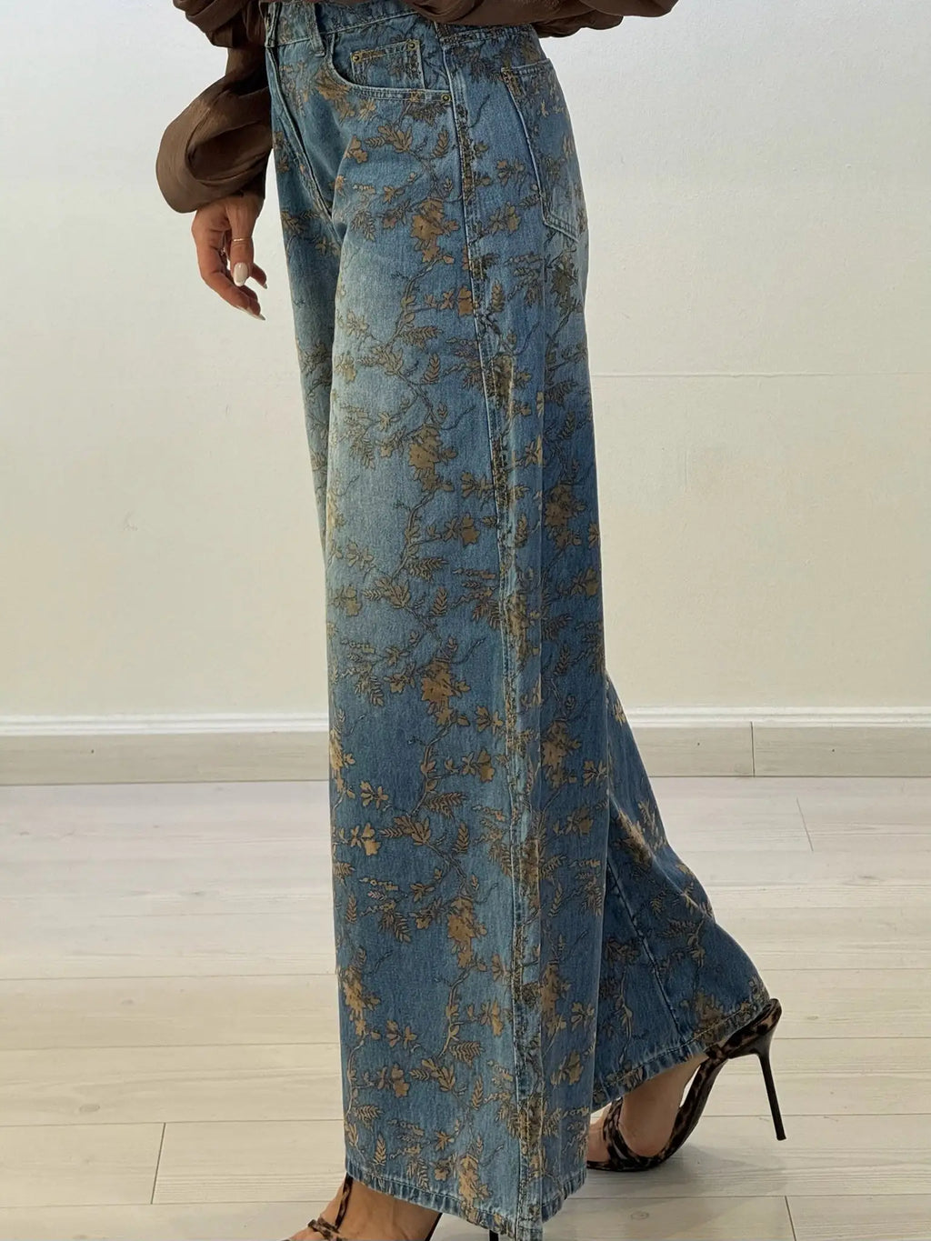Emily | Vaqueros Wide Leg con Estampado Floral