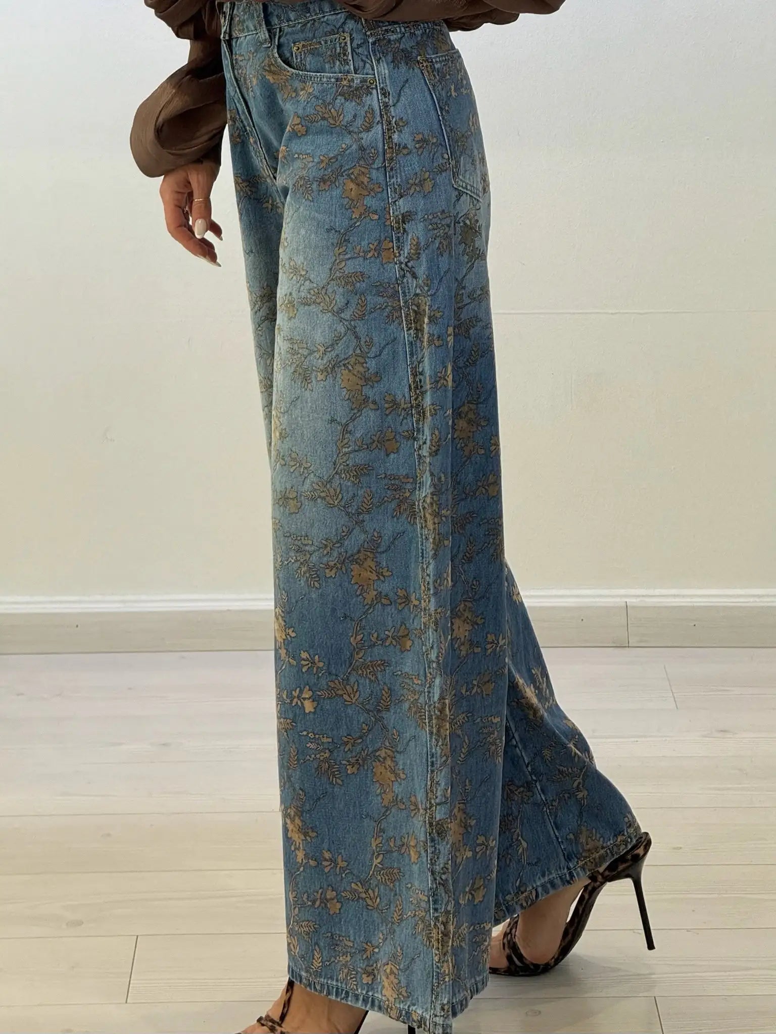 Emily | Vaqueros Wide Leg con Estampado Floral