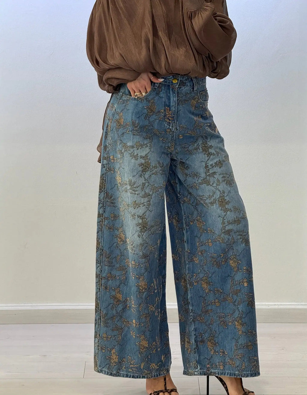 Emily | Vaqueros Wide Leg con Estampado Floral