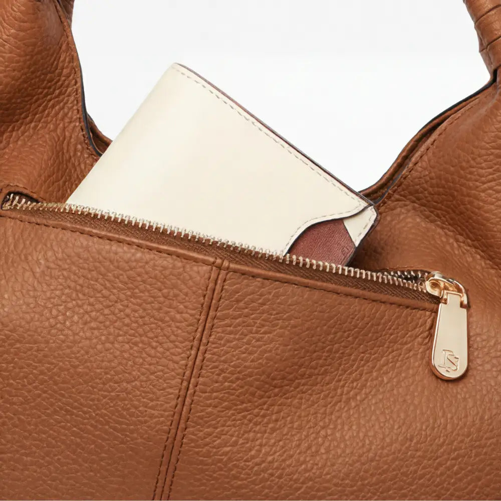 Carrina | Bolso Hobo de Cuero Suave de Diario