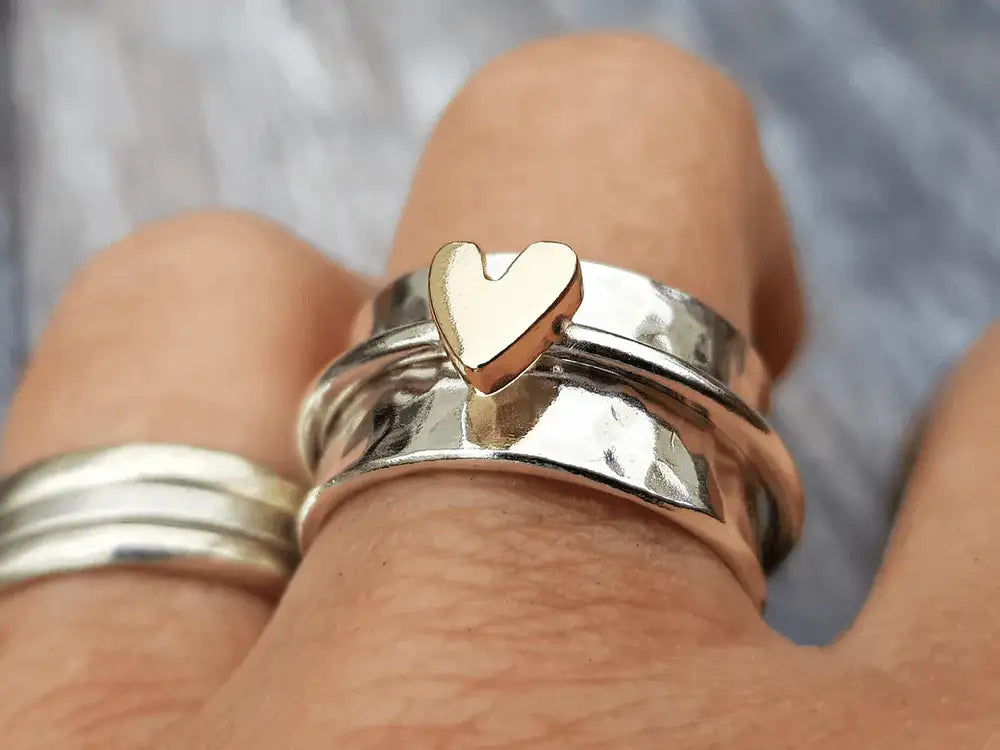 Isabel | Anillo de Plata con Corazón Dorado