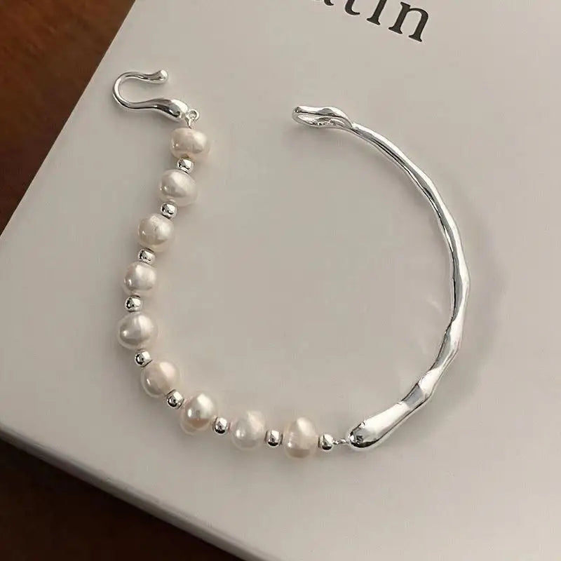 Sara™ | Pulsera de Perlas con Base Dorada