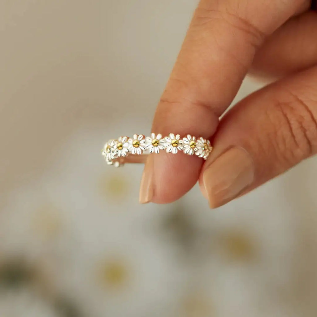 Susurro Luminoso | Anillo Fino de Diseño Discreto