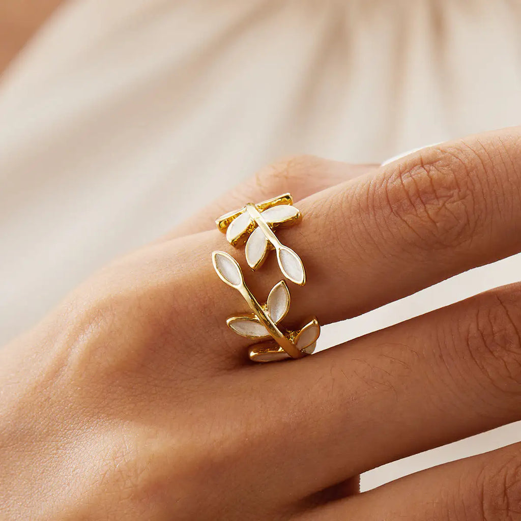 Issabeau™ | Anillo con Hojas Doradas