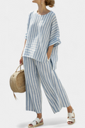 Federica — Top sofisticado de lino con rayas azules y pantalones relajados