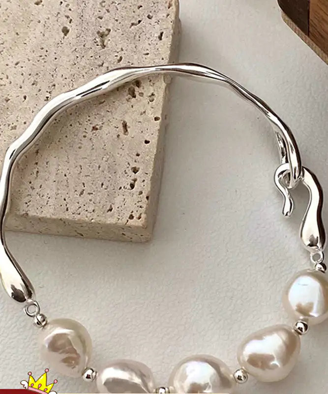 Sara™ | Pulsera de Perlas con Base Dorada