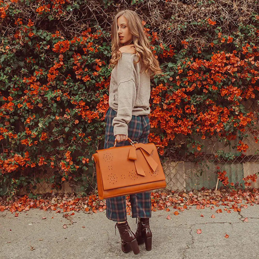 Lila | Bolso tipo Cartera de Mano