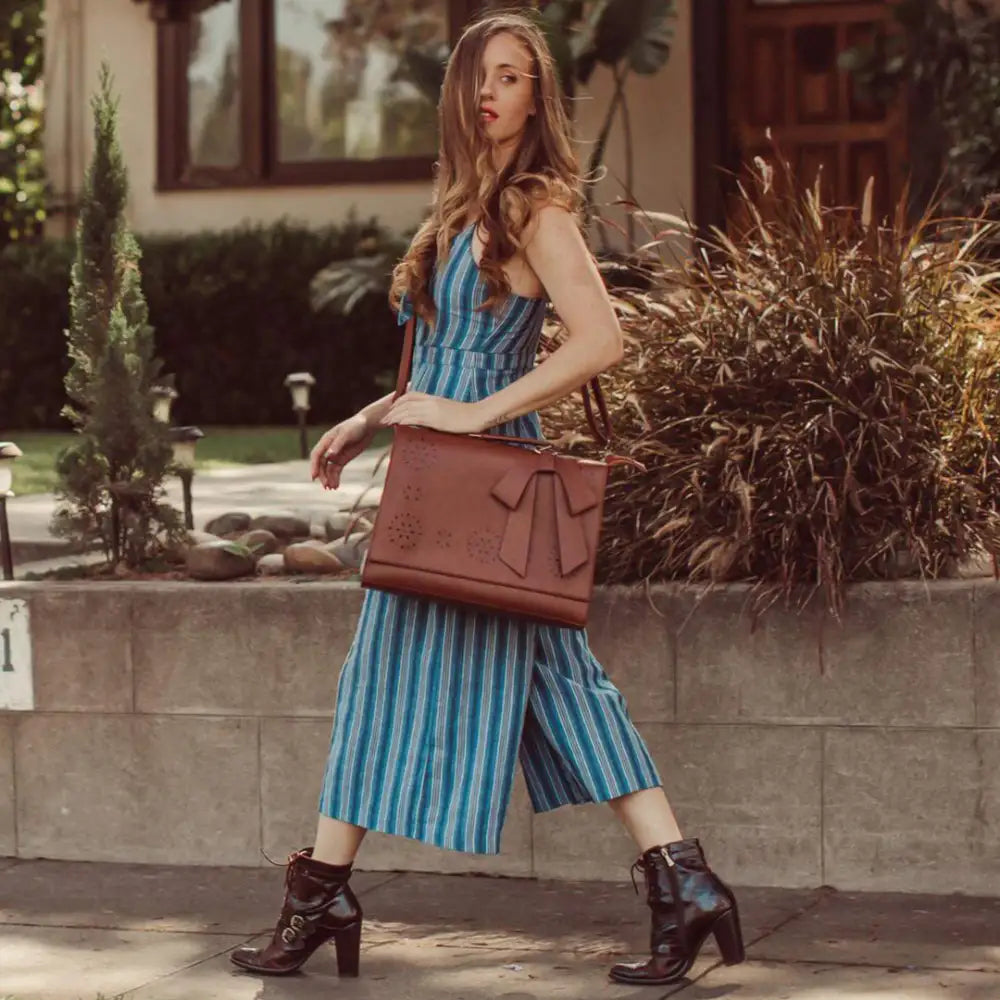Lila | Bolso tipo Cartera de Mano