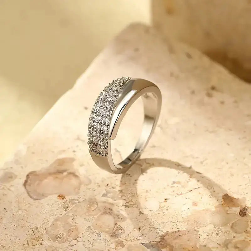 Angela™ | Anillo con Detalles Brillantes