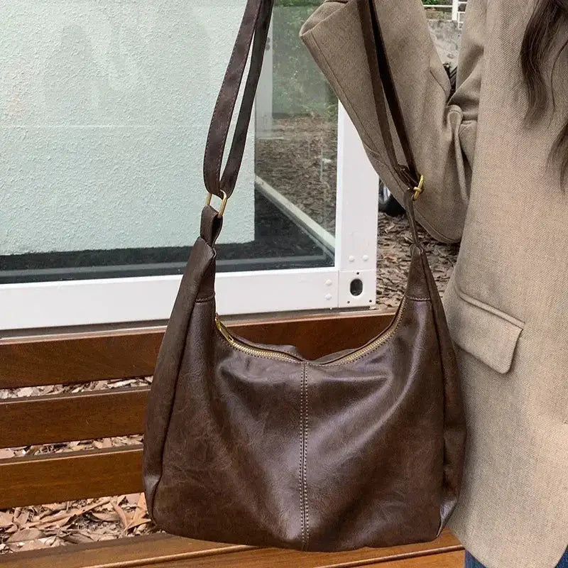 Cloe | Bolso de Mano Marrón de Estilo Casual