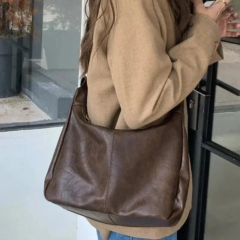 Cloe | Bolso de Mano Marrón de Estilo Casual