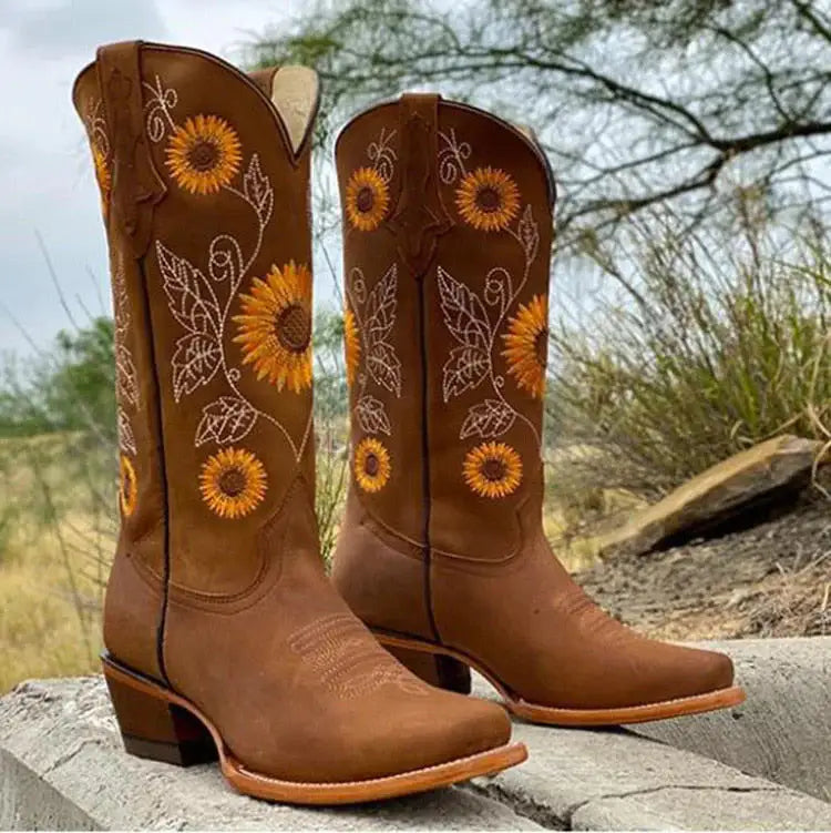 Luz | Botas Western con Bordados de Girasoles