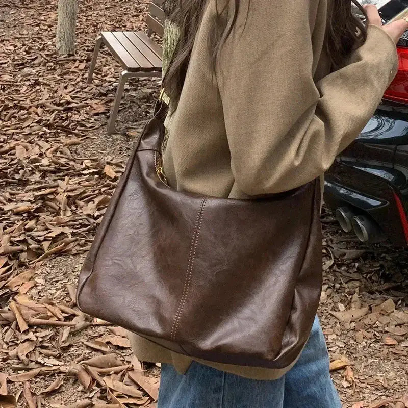 Cloe | Bolso de Mano Marrón de Estilo Casual