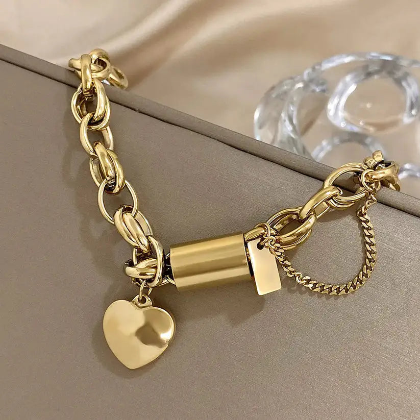 Guadalupe | Pulsera con Dije de Corazón Dorado